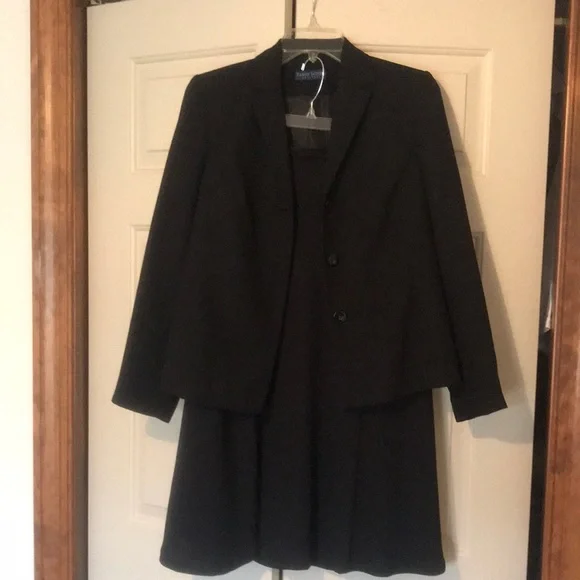 Karen Scott 3 pc black lined set, 8p pants NWT, jacket&skirt used - Picture 2 of 14